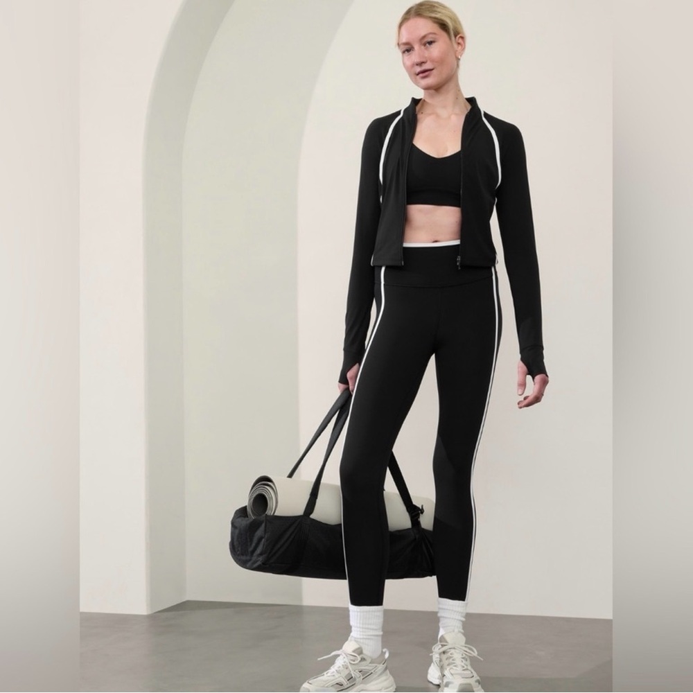 Athleta Black White Stripe Cropped Salutation Women's Activewear Jacket